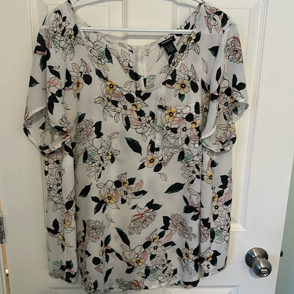 Torrid floral pattern top